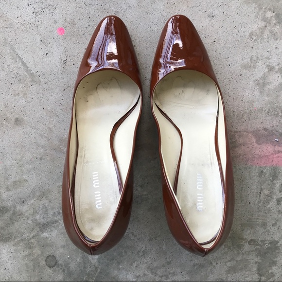 Miu Miu Brown Patent Leather Heels - Picture 4 of 7